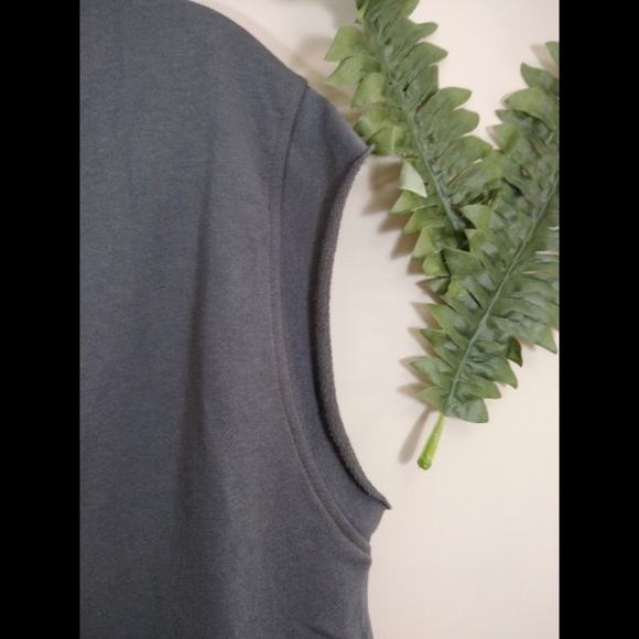 NWT Cotton On Cropped Sleeveless Top Size Large - Picture 3 of 4